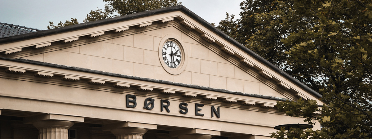 A picture of the Oslo Børs building.